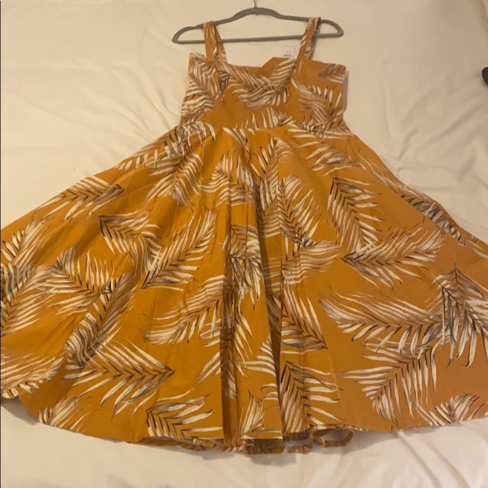 Island palm midi dress- still has tag, never worn